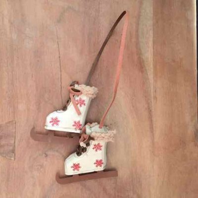 decoratieve hanger met schaatsen - schaatscadeau van sportcadeautjes