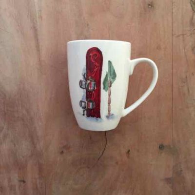 beker met rode snowboard - snowboardcadeau van sportcadeautjes