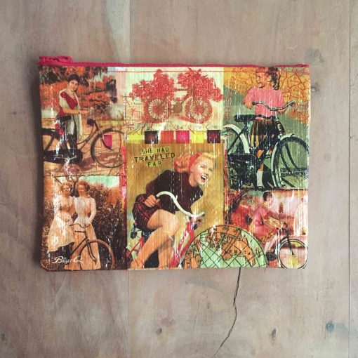 etui of toilettas met dames fietsen - fietscadeau van sportcadeautjes