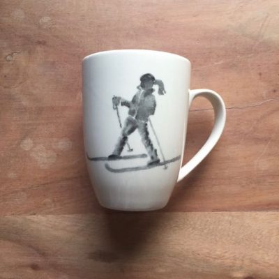 beker skien vrouw - skicadeau van sportcadeautjes