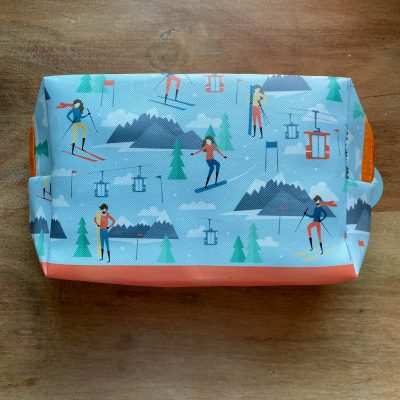 skiseizoen toilettas - skicadeau van sportcadeautjes